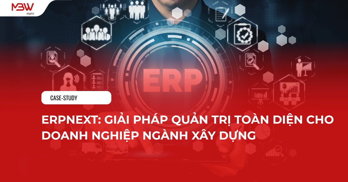 ERPNext xây dựng: Giải pháp quản trị toàn diện cho doanh nghiệp ngành xây dựng Ngành xây dựng đang bước vào giai đoạn chuyển mình mạnh mẽ dưới tác động của số hóa và áp lực cạnh tranh ngày càng gia tăng. Không chỉ là những công trường quy mô lớn, các doanh nghiệp xây dựng ngày nay phải đối mặt với bài toán quản trị đa tầng, từ kế hoạch thi công, quản lý tiến độ công trình, vật tư thiết bị, nhân lực, đến kiểm soát tài chính và minh bạch hóa dữ liệu dự án. Trong bối cảnh ấy, việc ứng dụng một nền tảng ERP linh hoạt, toàn diện như ERPNext không chỉ giúp tối ưu quy trình vận hành mà còn trở thành lợi thế chiến lược để nâng cao hiệu quả, kiểm soát rủi ro và phát triển bền vững. Khác với các doanh nghiệp sản xuất hay thương mại, đặc thù ngành xây dựng đòi hỏi hệ thống phần mềm có khả năng quản lý theo dự án, tích hợp tiến độ – chi phí – nguồn lực và hỗ trợ kiểm soát thiết bị thi công xuyên suốt vòng đời công trình. Đây là điểm mà ERPNext thể hiện rõ ưu thế với bộ công cụ quản lý dự án chuyên sâu, khả năng tùy biến quy trình không cần lập trình, và mở rộng tích hợp với phần mềm bảo trì thiết bị như Fatcons, mang lại một hệ sinh thái quản trị đồng nhất cho doanh nghiệp ngành xây dựng. Quy trình vận hành thực tế của doanh nghiệp xây dựng Doanh nghiệp xây dựng thường có quy trình quản lý phức tạp, bao gồm nhiều mảng hoạt động diễn ra song song. Một dự án xây dựng điển hình yêu cầu quản lý xuyên suốt từ khâu lập kế hoạch đến thi công và bàn giao. mô hình Trọng điểm 1: Quản lý dự án và tiến độ thi công Mỗi dự án thường bắt đầu từ việc lập kế hoạch tổng thể (tiến độ, giai đoạn) và phân công công việc. Nhà quản lý phải xây dựng biểu đồ tiến độ (Gantt chart), phân chia dự án thành các công việc, giai đoạn cụ thể và gán nguồn lực phù hợp. Trong quá trình thi công, việc theo dõi tiến độ công trình là tối quan trọng – đảm bảo từng hạng mục hoàn thành đúng hạn để tránh ảnh hưởng dây chuyền. Các dự án lớn có thể triển khai đồng thời nhiều công trường, đòi hỏi giám sát chặt chẽ lịch trình và điều chỉnh kịp thời khi có vướng mắc. Trọng điểm 2: Quản lý nhân sự công trình Tại mỗi công trường, số lượng kỹ sư, công nhân, tổ đội rất lớn và biến động theo giai đoạn. Doanh nghiệp cần theo dõi nhân lực huy động, phân ca kíp làm việc và chấm công hàng ngày. Việc quản lý nhân sự này không chỉ liên quan đến tính lương, mà còn đảm bảo đủ người với kỹ năng phù hợp cho từng công việc. Trọng điểm 3: Quản lý thiết bị, máy móc Ngành xây dựng đòi hỏi nhiều thiết bị thi công chuyên dụng (cẩu, máy xúc, máy ủi, cốp pha, giàn giáo...). Doanh nghiệp phải lập kế hoạch điều phối thiết bị giữa các công trình, theo dõi tình trạng hoạt động của máy móc, lên lịch bảo trì để tránh hỏng hóc đột xuất làm đình trệ công việc. Bên cạnh đó còn quản lý chi phí vận hành (nhiên liệu, khấu hao) và lịch sử sử dụng của từng thiết bị. Trọng điểm 4: Quản lý vật tư và kho bãi Vật liệu xây dựng (xi măng, thép, cát đá...) thường chiếm tỷ trọng lớn trong chi phí dự án. Quy trình vận hành bao gồm lập kế hoạch mua sắm vật tư, quản lý kho tại công trường và cấp phát vật liệu theo tiến độ thi công. Cần theo dõi chặt chẽ tồn kho tại mỗi công trình để tránh thiếu hụt gây đình trệ hoặc dư thừa gây lãng phí. Ngoài ra, việc biến động giá cả vật tư đòi hỏi doanh nghiệp phải quản lý chặt chi phí mua hàng theo từng thời điểm. Trọng điểm 5: Quản lý khối lượng thi công và nghiệm thu Trong quá trình xây dựng, khối lượng công việc hoàn thành được đo lường thường xuyên để phục vụ nghiệm thu giai đoạn. Doanh nghiệp cần theo dõi khối lượng thực hiện cho từng hạng mục và lập bảng khối lượng nghiệm thu khi đến mốc thanh toán. Việc tính toán chính xác khối lượng đã thi công và được chủ đầu tư hoặc tư vấn giám sát xác nhận là cơ sở để lập hồ sơ thanh toán. Trọng điểm 6: Thanh toán theo giai đoạn và quản lý chi phí Dự án xây dựng thường được chia thành các đợt thanh toán theo tiến độ hoặc cột mốc hoàn thành (như xong phần móng, cất nóc, hoàn thiện...). Doanh nghiệp phải quản lý hợp đồng và các điều khoản thanh toán, xuất hóa đơn theo từng giai đoạn nghiệm thu. Đồng thời, cần tổng hợp chi phí thực tế của từng giai đoạn để đánh giá lãi/lỗ và kiểm soát dòng tiền. Việc quản lý công nợ với chủ đầu tư và nhà thầu phụ cũng là một phần quan trọng của quy trình vận hành. Nhìn chung, doanh nghiệp xây dựng phải vận hành nhiều quy trình đồng thời từ quản lý tiến độ, nhân lực, vật tư, thiết bị đến tài chính dự án. Các mảng này liên kết chặt chẽ với nhau, đòi hỏi hệ thống quản lý hiệu quả để đảm bảo dự án hoàn thành đúng tiến độ và trong ngân sách cho phép. Thực trạng quản lý và nhu cầu số hóa của doanh nghiệp xây dựng Hiện nay, nhiều doanh nghiệp xây dựng tại Việt Nam vẫn quản lý theo cách truyền thống, thiếu sự tích hợp thông tin giữa các bộ phận. Việc chỉ chú trọng vào quản lý các dự án thi công ngoài công trường mà bỏ qua các hoạt động vận hành cốt lõi khác, có thể là rào cản khiến các công ty xây dựng khó mở rộng trong dài hạn. Theo đánh giá của giới chuyên gia, xây dựng là ngành có tốc độ ứng dụng công nghệ khá chậm so với các nhóm ngành khác. Thực trạng chung là quản lý rời rạc bằng excel, giấy tờ hoặc phần mềm riêng lẻ dẫn đến dữ liệu phân tán, không đồng bộ và khó kiểm soát, gây ra nhiều nguy cơ như: Mất kiểm soát tiến độ dự án: Khi không có hệ thống theo dõi tập trung theo thời gian thực, ban lãnh đạo khó nắm bắt chính xác tình hình từng công trường. Việc cập nhật tiến độ chậm trễ khiến doanh nghiệp không thể điều chỉnh kế hoạch kịp thời, dẫn đến nguy cơ trễ hạn hợp đồng và bị phạt tiến độ. Dữ liệu chi phí thiếu chính xác, khó tổng hợp: Do sử dụng nhiều file và phần mềm riêng lẻ, thông tin về chi phí nhân công, vật tư, thiết bị không được cập nhật đầy đủ và kịp thời. Hệ quả là chi phí dự án thường vượt ngân sách do không dự báo trước biến động giá vật tư và không theo dõi sát sao việc sử dụng nguồn lực. Việc tổng hợp báo cáo tài chính cho từng dự án trở nên khó khăn, mất thời gian, thậm chí sai lệch số liệu. Phân bổ nguồn lực không hiệu quả: Thiếu dữ liệu thực tế để phân tích khiến doanh nghiệp phân bổ nhân lực và máy móc chưa tối ưu, có nơi thừa, nơi thiếu. Nhiều nguồn lực bị nhàn rỗi hoặc lãng phí, trong khi dự án khác lại trì hoãn vì thiếu nguồn lực cần thiết. Về dài hạn, năng suất lao động sụt giảm và hiệu quả tổng thể của dự án bị ảnh hưởng do quản lý thời gian kém. Khó kiểm soát chất lượng và rủi ro: Khi thông tin hiện trường (sự cố, vấn đề kỹ thuật, an toàn lao động) không được báo cáo kịp thời qua hệ thống, việc xử lý khắc phục bị chậm trễ. Điều này dẫn đến đội chi phí và có thể ảnh hưởng đến chất lượng công trình. Ngoài ra, việc tuân thủ các tiêu chuẩn an toàn, môi trường, lao động cũng khó đảm bảo nếu thiếu hệ thống để theo dõi và nhắc nhở. Thiếu cái nhìn tổng thể cho lãnh đạo: Dữ liệu phân tán đồng nghĩa với việc ban giám đốc không có bức tranh tổng thể về toàn bộ hoạt động. CEO khó đánh giá từng dự án, không kịp thời nhận ra dự án nào lãi, lỗ, dự án nào đang gặp vướng mắc. Việc ra quyết định chiến lược vì thế thiếu cơ sở thông tin đáng tin cậy. Những thực trạng trên cho thấy nhu cầu số hóa trong ngành xây dựng là cấp thiết. Một hệ thống quản trị tập trung, tích hợp mọi quy trình sẽ giúp doanh nghiệp giải quyết các vấn đề về kiểm soát tiến độ, chi phí và nguồn lực. Đây chính là lý do nhiều công ty xây dựng đang tìm kiếm một giải pháp ERP phù hợp để “xóa mù” dữ liệu và nâng cao năng lực quản trị của mình. ERPNext - Giải pháp quản trị theo đặc thù của doanh nghiệp ERPNext là một nền tảng phần mềm hoạch định nguồn lực doanh nghiệp (ERP) mã nguồn mở, được sử dụng trên toàn cầu trong nhiều lĩnh vực. Điểm mạnh của ERPNext nằm ở tính toàn diện và linh hoạt, hệ thống bao gồm đầy đủ các phân hệ (module) quản trị từ tài chính, mua hàng, bán hàng, tồn kho, sản xuất cho đến nhân sự, dịch vụ khách hàng. Tất cả các phân hệ này đều được tích hợp trên cùng một nền tảng, giúp dữ liệu thông suốt và nhất quán giữa các phòng ban. Đối với ngành xây dựng, ERPNext đã chứng tỏ là một giải pháp ưu việt khi có thể quản lý đồng thời nhiều dự án và nhiều mảng nghiệp vụ trong cùng một hệ thống, cho phép quản lý cả kế toán và dự án của nhiều công ty hoặc nhiều dự án tại một nơi duy nhất. Nói cách khác, một doanh nghiệp xây dựng có thể quản lý tất cả dự án công trình của mình (kể cả thuộc các pháp nhân khác nhau) trên cùng ERPNext, thay vì phải sử dụng nhiều phần mềm rời rạc. Các module chính của ERPNext phù hợp cho doanh nghiệp xây dựng bao gồm: Module Dự án (Projects): Phân hệ này hỗ trợ quản lý danh mục dự án xây dựng cùng các thông tin về hợp đồng, khách hàng, và đặc biệt là các nhiệm vụ (task) trong từng dự án. Nhà quản lý có thể tạo cấu trúc công việc (WBS), giao việc cho nhân sự, thiết lập mốc thời gian và theo dõi trạng thái hoàn thành. ERPNext cũng cung cấp biểu đồ Gantt và báo cáo tiến độ để giám sát dự án một cách trực quan. Module Nhân sự: Đối với quản lý nhân sự công trường, ERPNext hỗ trợ ghi lại thời gian làm việc của nhân viên theo từng công việc/dự án cụ thể. Nhân viên hoặc giám sát công trường có thể nhập khối lượng giờ làm mỗi ngày, gắn với hoạt động và dự án tương ứng. Tính năng này hữu ích để tính lương theo giờ công, đồng thời phân tích chi phí nhân công theo từng hạng mục dự án. Ngoài ra, ERPNext còn hỗ trợ quản lý chấm công thường nhật, và tích hợp với payroll để tính lương tự động. Module Kho vận & Vật tư (Stock): Phân hệ Kho cho phép quản lý vật tư xây dựng tại nhiều kho và địa điểm khác nhau. Doanh nghiệp có thể tạo mỗi công trường như một kho riêng để theo dõi xuất nhập vật liệu tại chỗ. ERPNext hỗ trợ quản lý tồn kho thời gian thực, đặt mức tồn tối thiểu, và cảnh báo khi vật tư sắp hết. Ngoài ra, còn có chức năng Material Request và Stock Transfer hỗ trợ luân chuyển vật tư giữa tổng kho và các công trường một cách minh bạch. Module Mua hàng (Purchase): Module Mua hàng giúp doanh nghiệp xây dựng quản lý quy trình mua sắm vật tư và thuê dịch vụ. Từ khâu yêu cầu mua vật tư, chọn nhà cung cấp, tạo đơn đặt hàng (Purchase Order) đến nhận hàng (Purchase Receipt) và hóa đơn mua (Purchase Invoice) đều được thực hiện trên ERPNext. Hệ thống cho phép quản lý nhà cung cấp, so sánh báo giá và theo dõi lịch sử mua sắm – rất hữu ích khi giá vật liệu xây dựng biến động thường xuyên. Tích hợp với phân hệ Kho và Kế toán giúp tự động hạch toán và cập nhật tồn kho khi mua hàng. Module Tài chính - Kế toán (Accounting): Là một ERP, ERPNext có phân hệ kế toán đầy đủ chức năng, giúp ghi nhận mọi giao dịch tài chính của doanh nghiệp. Đối với mỗi dự án xây dựng, doanh nghiệp có thể thiết lập một Trung tâm chi phí (Cost Center) để tập hợp chi phí và doanh thu riêng. Toàn bộ chi phí nguyên vật liệu, nhân công, thuê thiết bị… được tự động hạch toán khi phát sinh nghiệp vụ (xuất kho vật tư, chấm công tính lương, nhận hóa đơn thuê máy...). ERPNext hỗ trợ lập báo cáo lãi/lỗ theo dự án, giúp lãnh đạo biết được hiệu quả tài chính của từng công trình. Ngoài ra, hệ thống cũng đảm nhiệm các nghiệp vụ kế toán tổng hợp, công nợ phải thu/phải trả và lập báo cáo tài chính hợp nhất cho doanh nghiệp. Module Tài sản & Thiết bị (Assets): ERPNext có module quản lý tài sản cố định, hữu dụng cho việc quản lý máy móc, thiết bị xây dựng của doanh nghiệp. Mỗi thiết bị được quản lý như một tài sản với đầy đủ thông tin (ngày mua, nguyên giá, khấu hao, hiện trạng…). Hệ thống hỗ trợ lên lịch bảo trì định kỳ và ghi nhận các lần sửa chữa, bảo dưỡng thiết bị. Việc theo dõi tập trung giúp đảm bảo máy móc luôn an toàn, sẵn sàng sử dụng và kéo dài tuổi thọ thiết bị. Ngoài ra, ERPNext có thể tích hợp với các phần mềm bảo trì chuyên dụng để tối ưu hơn việc quản lý bảo trì. Nhìn chung, ERPNext cung cấp bộ công cụ quản trị toàn diện phù hợp với đặc thù ngành xây dựng. Các phân hệ đều có thể tùy chỉnh cấu hình linh hoạt để đáp ứng nhu cầu riêng của từng doanh nghiệp. Đáng chú ý, ERPNext đã được Việt hóa và một số nghiệp vụ kế toán, thuế... bởi cộng đồng ERPNext Việt Nam và đối tác như MBW Digital, giúp doanh nghiệp trong nước triển khai thuận lợi trên môi trường pháp lý và ngôn ngữ bản địa. ERPNext tích hợp Fastcons - phần mềm quản lý thi công dành riêng cho doanh nghiệp xây dựng Ngành xây dựng là một lĩnh vực đặc thù với khối lượng công việc khổng lồ, quy trình phức tạp và sự tham gia của nhiều bên như chủ đầu tư, nhà thầu phụ, tổ đội thi công. Quản lý thi công tại hiện trường không chỉ liên quan đến việc theo dõi tiến độ mà còn gắn liền với việc kiểm soát khối lượng, vật tư, nhân công và dòng tiền theo từng giai đoạn. Chính vì vậy, việc sử dụng một phần mềm ERP tổng thể duy nhất hoặc một công cụ thi công riêng lẻ đều không đủ để giải quyết toàn bộ bài toán vận hành. ERPNext tích hợp với FastCons hỗ trợ quản lý thi công chuyên sâu, mang lại mô hình quản trị hợp nhất cho doanh nghiệp xây dựng. ERPNext đảm nhận vai trò quản trị tổng thể từ tài chính, nhân sự đến chuỗi cung ứng, trong khi FastCons tập trung tối ưu quản lý chi tiết tại công trường. Tại sao không chỉ dùng ERPNext cho thi công? ERPNext là một hệ thống ERP mạnh mẽ với đầy đủ các phân hệ như kế toán, mua hàng, quản lý kho, quản lý hợp đồng, nhân sự và thiết bị. Tuy nhiên, riêng nghiệp vụ thi công tại hiện trường trong ngành xây dựng lại là một mảng cực kỳ đặc thù, đòi hỏi sự chi tiết và linh hoạt mà các giải pháp ERP tổng thể khó đáp ứng trực tiếp. Ví dụ, việc ghi nhật ký công trình, quản lý khối lượng thi công, điều phối tổ đội và kiểm soát vật tư tại nhiều công trường khác nhau đòi hỏi các chức năng chuyên sâu và khả năng cập nhật tức thì từ hiện trường. Đây là khoảng trống mà FastCons lấp đầy. Thay vì cố gắng tùy chỉnh ERPNext để xử lý mọi chi tiết phức tạp của thi công (dẫn đến chi phí cao và hạn chế về hiệu quả), giải pháp tốt nhất là để FastCons đảm nhận vai trò quản lý hiện trường và tích hợp trực tiếp dữ liệu với ERPNext. Cách tiếp cận này không chỉ đảm bảo quản lý thi công tối ưu, mà còn giữ cho hệ thống ERP trung tâm vận hành trơn tru, tập trung vào việc phân tích và ra quyết định chiến lược. FastCons – Chuyên gia quản lý thi công hiện trường FastCons được thiết kế đặc biệt cho ngành xây dựng với đầy đủ tính năng phục vụ quản lý công trình từ A đến Z. Một số chức năng nổi bật của FastCons gồm: Lập và theo dõi tiến độ thi công chi tiết: Quản lý hạng mục công việc bằng biểu đồ Gantt, giám sát đường găng, nhận cảnh báo khi có nguy cơ trễ tiến độ. Quản lý nhật ký công trình và báo cáo ngày: Ghi nhận tình hình thực tế tại công trường mỗi ngày, bao gồm hình ảnh, tình trạng thiết bị và nhân sự. Quản lý khối lượng nghiệm thu: Hỗ trợ lập bảng nghiệm thu theo từng giai đoạn, kiểm soát khối lượng thực hiện chính xác để làm cơ sở thanh toán cho khách hàng hoặc nhà thầu phụ. Điều phối tổ đội và thầu phụ: Phân công nhân lực theo từng hạng mục, theo dõi hiệu suất làm việc của từng đội thi công. Quản lý vật tư tại công trường: Cập nhật nhập – xuất vật tư ngay tại hiện trường, hạn chế thất thoát, đặc biệt hữu ích cho dự án quy mô lớn với nhiều công trình phân tán. Ứng dụng di động cho kỹ sư: Cho phép gửi báo cáo hiện trường, ảnh chụp và thông tin khối lượng theo thời gian thực về văn phòng. Nhờ những tính năng này, FastCons trở thành công cụ không thể thiếu để kiểm soát chặt chẽ hoạt động thi công, giảm thiểu sai sót và tăng hiệu quả quản lý tại hiện trường. Trong khi FastCons tập trung giải quyết các nghiệp vụ hiện trường, ERPNext đảm nhận vai trò trung tâm quản trị doanh nghiệp. Hệ thống này tích hợp tất cả các phòng ban và quy trình quan trọng: Kế toán – Tài chính: Theo dõi dòng tiền, công nợ, chi phí và doanh thu theo từng dự án, cung cấp báo cáo tài chính chính xác cho lãnh đạo. Quản lý mua hàng và kho: Kiểm soát chuỗi cung ứng, từ yêu cầu mua vật tư, phê duyệt đơn hàng đến quản lý kho trung tâm và kho công trường. Nhân sự và tiền lương: Đồng bộ dữ liệu nhân sự, bảng công và tính lương từ FastCons về ERPNext, đảm bảo minh bạch và tiết kiệm thời gian. Quản lý thiết bị và bảo trì: Ghi nhận trạng thái thiết bị, lịch bảo dưỡng và chi phí liên quan. Quản lý hợp đồng và thanh toán: Theo dõi tiến độ thanh toán theo từng giai đoạn nghiệm thu, hạn chế rủi ro dòng tiền. ERPNext đồng bộ dữ liệu từ FastCons, giúp lãnh đạo có cái nhìn tổng quan, theo dõi nhiều dự án cùng lúc trên một dashboard duy nhất. Điều này rút ngắn thời gian phân tích, hỗ trợ ra quyết định nhanh chóng dựa trên dữ liệu thực tế. Giải pháp tích hợp ERPNext và FastCons mang đến cho doanh nghiệp xây dựng khả năng quản lý thi công chi tiết mà không cần tùy chỉnh ERP phức tạp, nhờ FastCons đảm nhận toàn bộ nghiệp vụ hiện trường và ERPNext quản trị tổng thể về tài chính, hợp đồng, nhân sự. Dữ liệu từ công trường được đồng bộ thời gian thực về hệ thống trung tâm, giúp giảm sai sót, tăng tính minh bạch và hỗ trợ lãnh đạo theo dõi đa dự án trên một nền tảng hợp nhất. Đồng thời, việc liên kết thông tin nghiệm thu với tiến độ thanh toán tối ưu dòng tiền và quản lý công nợ hiệu quả, đảm bảo doanh nghiệp vận hành linh hoạt và kiểm soát tốt rủi ro tài chính. Giải pháp này biến ERPNext thành “xương sống” quản trị, trong khi FastCons đóng vai trò “cánh tay hiện trường”, cùng nhau tạo nên một hệ sinh thái quản lý thống nhất, hiện đại và linh hoạt cho doanh nghiệp xây dựng. ERPNext và ERP truyền thống, đâu là giải pháp toàn diện cho ngành xây dựng? Trên thị trường hiện có nhiều giải pháp phần mềm hỗ trợ quản lý cho doanh nghiệp xây dựng, từ các hệ thống ERP nội địa đến những công cụ chuyên dụng cho từng nghiệp vụ. Tuy nhiên, mỗi giải pháp đều có phạm vi và điểm mạnh yếu khác nhau. Việc sử dụng nhiều phần mềm rời rạc có thể dẫn đến dữ liệu không thống nhất và khó kiểm soát vận hành. Giải pháp Đặc điểm nổi bật Điểm mạnh Hạn chế So với ERPNext Bravo (ERP Việt Nam) ERP nội địa, mạnh về tài chính – kế toán - Tùy chỉnh cho quy định kế toán Việt Nam- Có module quản lý dự án - Phần mềm thương mại, chi phí triển khai cao- Tùy chỉnh đặc thù phải nhờ nhà cung cấp ERPNext mã nguồn mở, không phí bản quyền, dễ cấu hình theo quy trình doanh nghiệp nhờ no-code/low-code. Bravo linh hoạt kém hơn và phụ thuộc nhiều vào vendor. FastCons (phần mềm thi công) Chuyên sâu quản lý hiện trường, thi công công trình - Theo dõi tiến độ, nhật ký công trình chi tiết- Ứng dụng mobile cho kỹ sư - Chỉ quản lý thi công, không có kế toán, nhân sự, kho- Gây phân mảnh dữ liệu nếu dùng độc lập ERPNext bao quát toàn bộ quy trình. FastCons phù hợp khi tích hợp với ERPNext để bổ sung khả năng quản lý hiện trường. 1C:ERP (nền tảng quốc tế) ERP từ Nga, mạnh về tùy biến theo yêu cầu - Module đầy đủ (kế toán, sản xuất, bán hàng)- Nền tảng lập trình linh hoạt - Không mã nguồn mở- Chi phí triển khai cao, cần lập trình viên 1C- Giao diện truyền thống ERPNext triển khai nhanh hơn, UI hiện đại, tối ưu web/mobile, chi phí thấp hơn và cộng đồng hỗ trợ mạnh mẽ. Phần mềm chuyên dụng (MS Project, GanttProject...) Công cụ đơn lẻ cho lập tiến độ hoặc tính chi phí - Quản lý tiến độ bằng sơ đồ Gantt tốt- Excel phổ biến cho dự toán - Không tích hợp với kho, kế toán, nhân sự- Dữ liệu rời rạc, dễ sai sót khi nhập thủ công ERPNext tích hợp quản lý dự án cùng chi phí, vật tư, nhân lực, cho phép lãnh đạo theo dõi toàn diện và ra quyết định nhanh hơn. Nhìn chung, ERPNext khác biệt ở chỗ là một nền tảng ERP mã nguồn mở, linh hoạt và tích hợp tất cả trong một, trong khi các phần mềm khác thường chỉ giải quyết từng phần hoặc có tính đóng hơn. Doanh nghiệp xây dựng có thể cân nhắc kết hợp ERPNext với một số công cụ chuyên sâu khác (như FastCons, Speedmaint) nếu cần, nhưng cốt lõi vẫn nên có ERPNext để làm “xương sống” quản trị, đảm bảo dữ liệu thông suốt và quản lý tập trung. Kết luận Trong bối cảnh ngành xây dựng cạnh tranh khốc liệt và đòi hỏi ngày càng cao về tiến độ lẫn hiệu quả chi phí, việc chuyển đổi số không còn là lựa chọn mà đã trở thành yêu cầu sống còn. Các CEO và nhà quản lý doanh nghiệp xây dựng cần một nền tảng quản trị tổng thể để kiểm soát mọi khía cạnh dự án – từ văn phòng đến hiện trường – một cách minh bạch, tức thời. Có thể thấy ERPNext là một nền tảng phù hợp và xứng đáng để triển khai cho chiến lược quản trị số hóa toàn diện trong ngành xây dựng. Toàn diện và tích hợp: ERPNext đáp ứng đầy đủ chức năng cho tất cả phòng ban, thay thế nhiều phần mềm rời rạc bằng một hệ thống duy nhất. Dữ liệu được tập trung, loại bỏ sai lệch và cung cấp cái nhìn tổng quan cho lãnh đạo. Kiểm soát thời gian thực: CEO có thể theo dõi tiến độ, chi phí, doanh thu dự án mọi lúc mọi nơi. Hệ thống tự động cảnh báo chậm tiến độ, vượt ngân sách, giúp ra quyết định nhanh chóng dựa trên dữ liệu cập nhật. Linh hoạt, phù hợp đặc thù Việt Nam: Là mã nguồn mở, ERPNext dễ tùy chỉnh theo quy trình riêng và đã được bổ sung tính năng đáp ứng chuẩn kế toán, quản lý xây dựng tại Việt Nam. Chi phí hợp lý, sở hữu lâu dài: Không tốn phí bản quyền, chi phí triển khai thấp, quyền sở hữu hệ thống và dữ liệu thuộc về doanh nghiệp. ROI cao nhờ giảm lãng phí, kiểm soát thất thoát và tăng hiệu suất. Hỗ trợ chuyên nghiệp: ERPNext có cộng đồng toàn cầu mạnh mẽ và đối tác chính thức tại Việt Nam như MBW Digital, đảm bảo triển khai, đào tạo và vận hành hiệu quả. ERPNext không chỉ là một phần mềm, mà là đòn bẩy chiến lược để CEO hiện thực hóa tầm nhìn quản trị hiện đại, đưa doanh nghiệp xây dựng của mình vươn lên trong kỷ nguyên số hóa toàn diện. Hãy liên hệ MBW Digital tại đây 0983 492 716 để được tư vấn chi tiết và trải nghiệm demo miễn phí giải pháp ERPNext